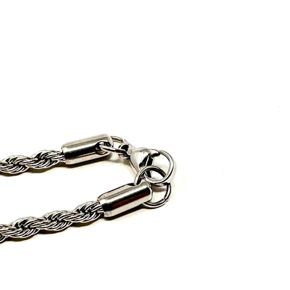 Silver torsed chain - Picture 2 of 4